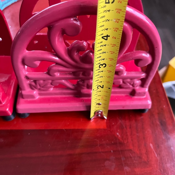 A Pair of Red Cast Iron Napkin or Letter Holders - Picture 9 of 11